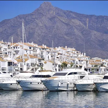 Benahavis Abode With Panoramic Views *